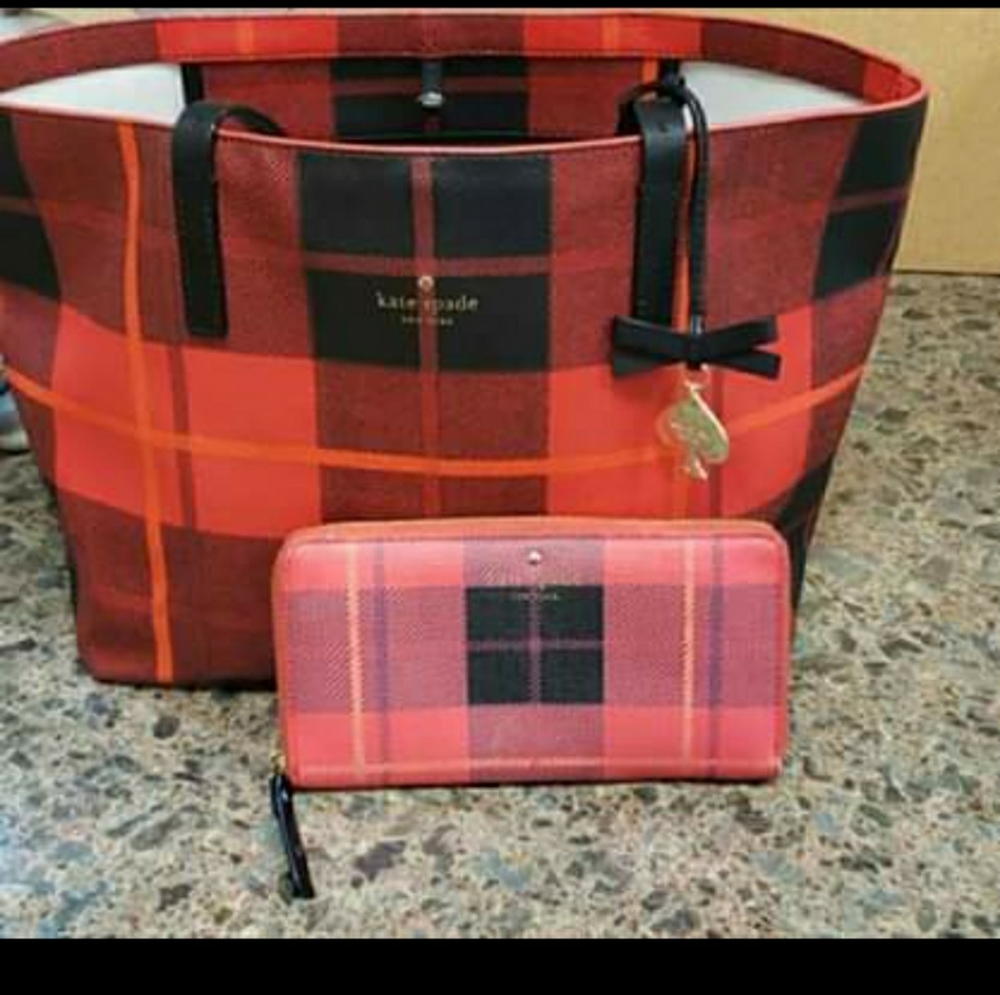 Kate Spade Tote with wallet